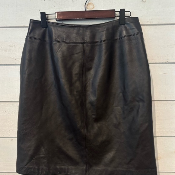 Croft & Barrow Black Leather Skirt. Size 8 - Picture 3 of 12